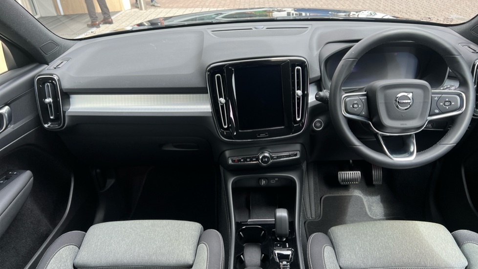 Volvo XC40 2.0 B3p Plus Dark Black #5