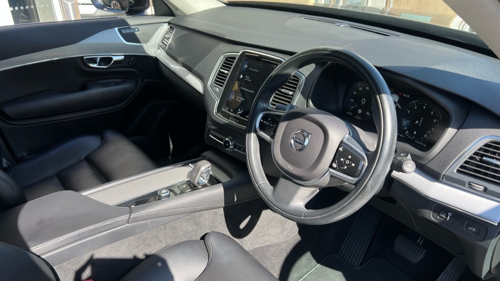 Volvo XC90 2.0 B5p 250 Momentum Awd Gtron Black #4