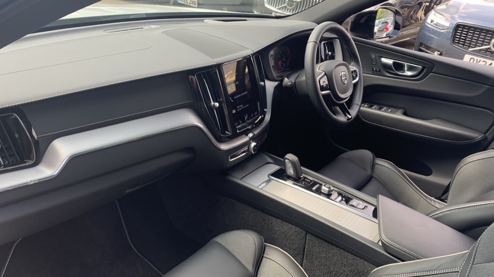 Volvo XC60 R-design Pro, B5 Awd Mild Hybrid Silver #4