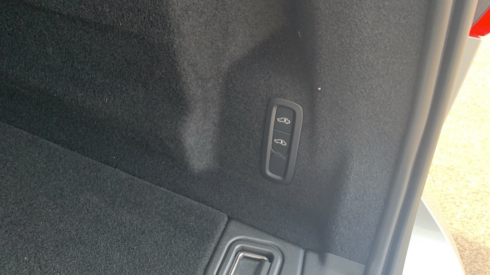 Volvo XC60 Petrol 5dr 202209220005167 #23