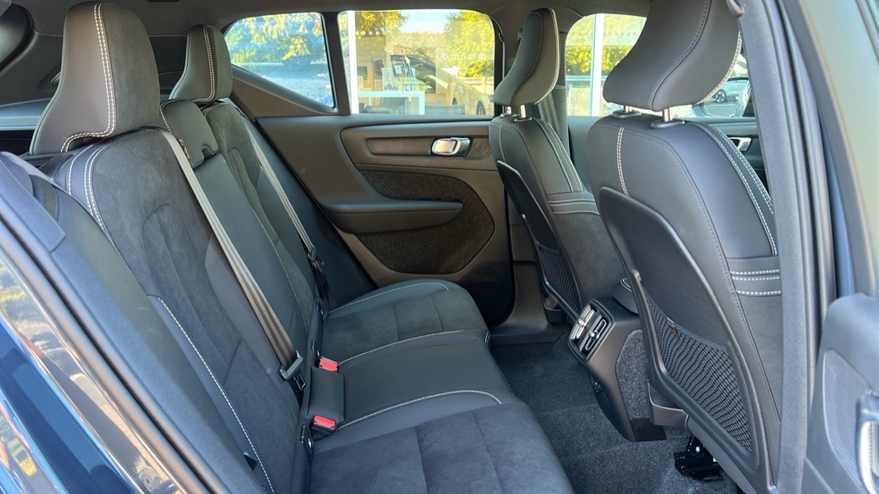 Volvo XC40 2.0 B3p Plus Dark Blue #6