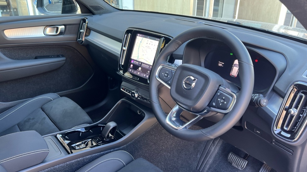 Volvo XC40 2.0 B3p Plus Dark Blue #4