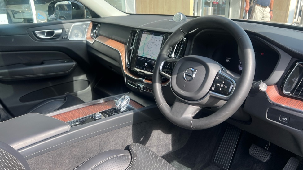 Volvo XC60 2.0 B5p Ultimate Dark Awd Geartronic Silver #4
