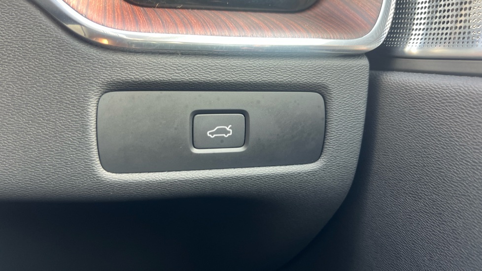 Volvo XC60 Volvo Estate 2.0 B4d Plus Dark Awd Gear Grey #48