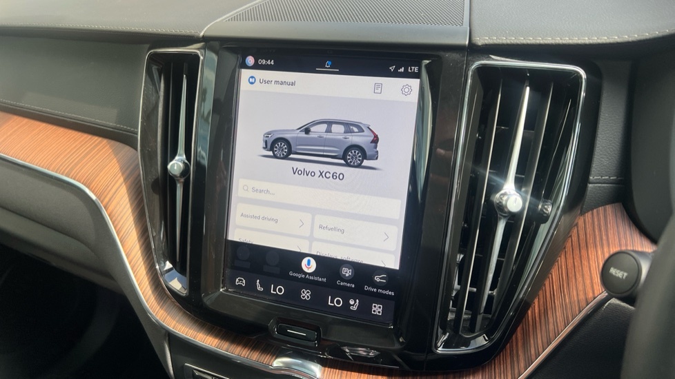 Volvo XC60 Volvo Estate 2.0 B4d Plus Dark Awd Gear Grey #17