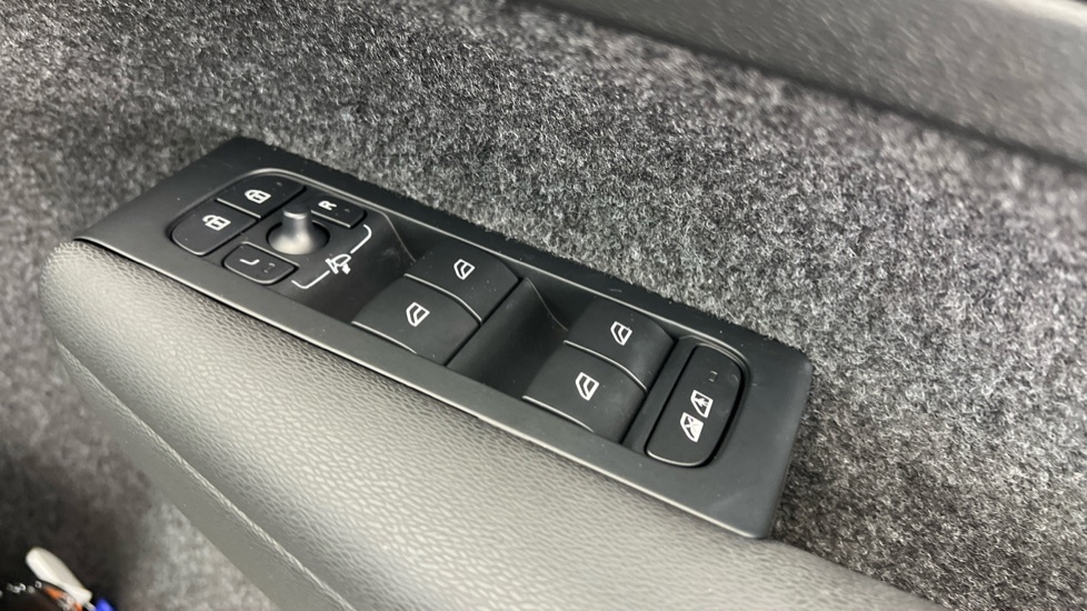 Volvo XC40 Recharge Plus, T4 Plug-in Hybrid, Black #23