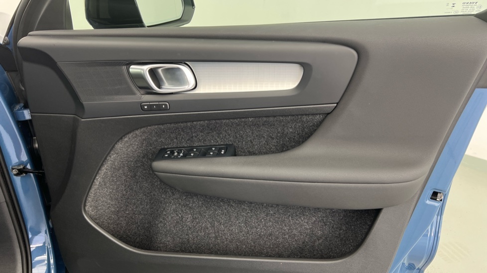 Volvo XC40 Recharge Plus, T4 Plug-in Hybrid, Black #28