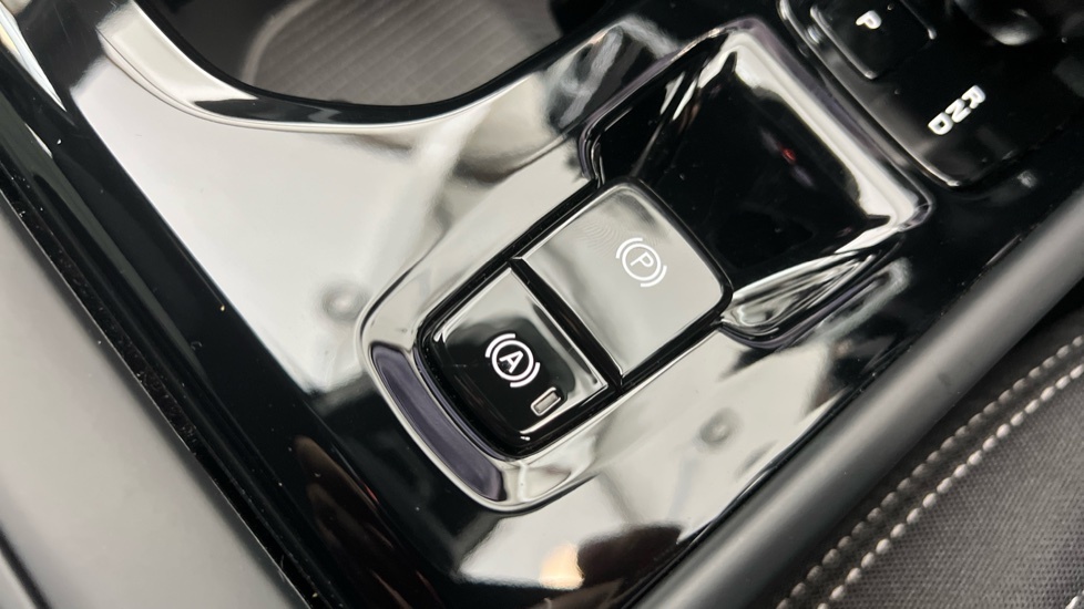Volvo XC40 Recharge Plus, T4 Plug-in Hybrid, Black #26