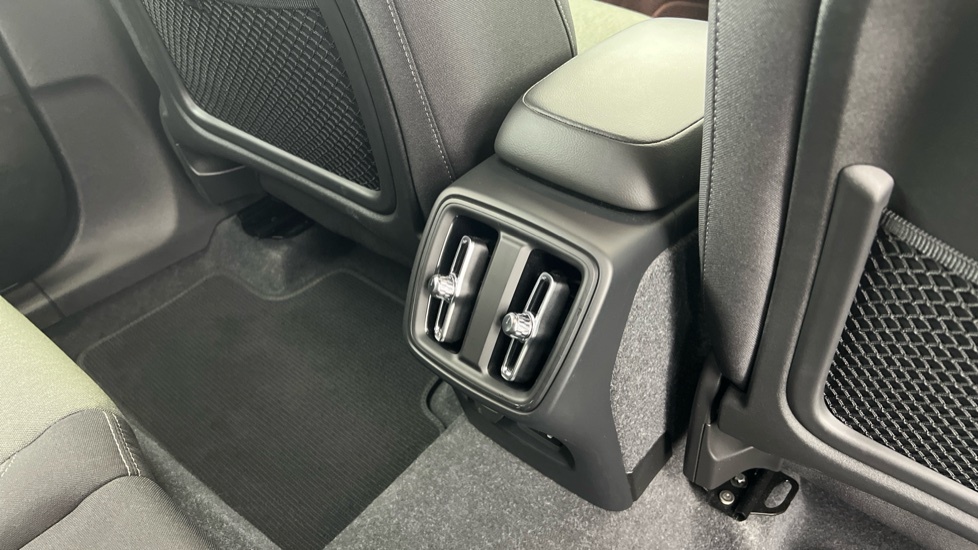 Volvo XC40 Recharge Plus, T4 Plug-in Hybrid, Black #38
