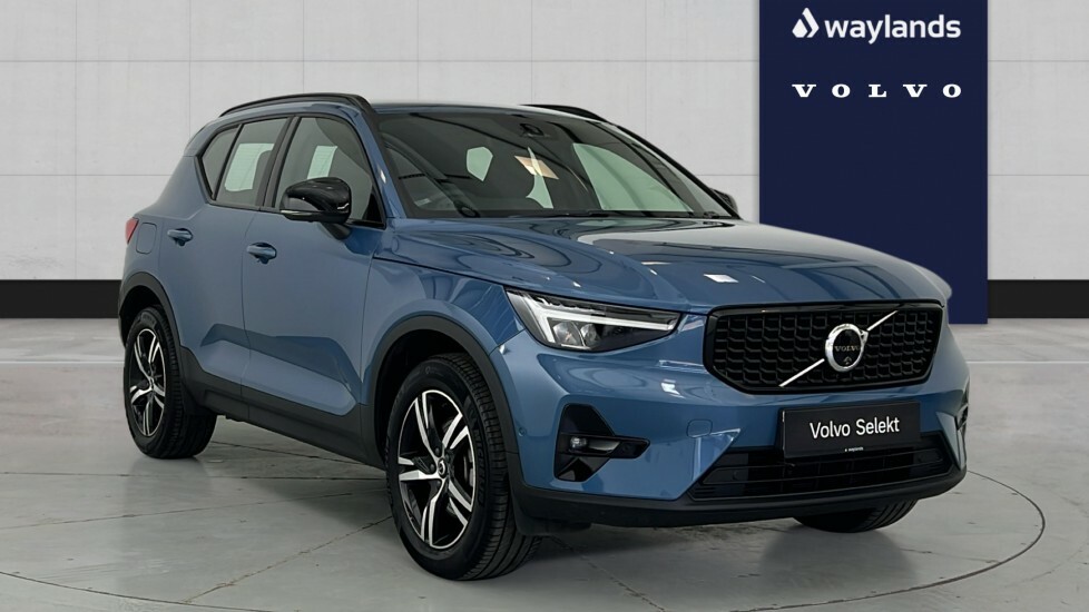 Volvo XC40 Plus, B3 Mild Hybrid, Dark Blue