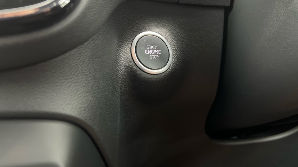 Volvo XC40 Recharge Plus, T4 Plug-in Hybrid, Black #48
