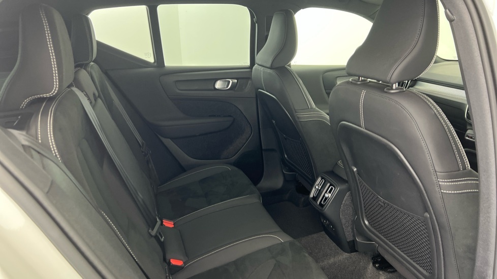 Volvo XC40 2.0 B4p Plus Dark White #6
