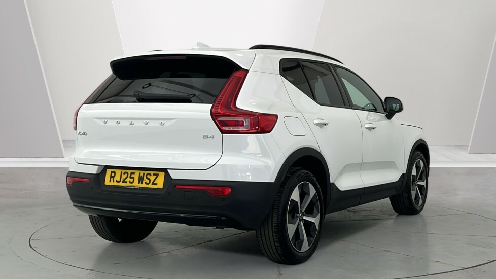 Volvo XC40 2.0 B4p Plus Dark White #2