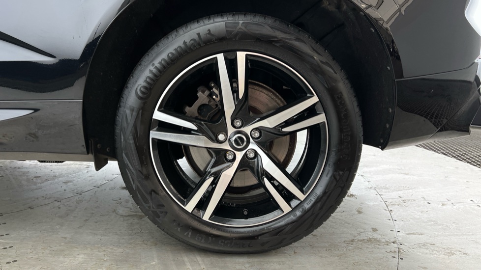 Volvo XC60 R-design, B5 Awd Mild Hybrid Black #4