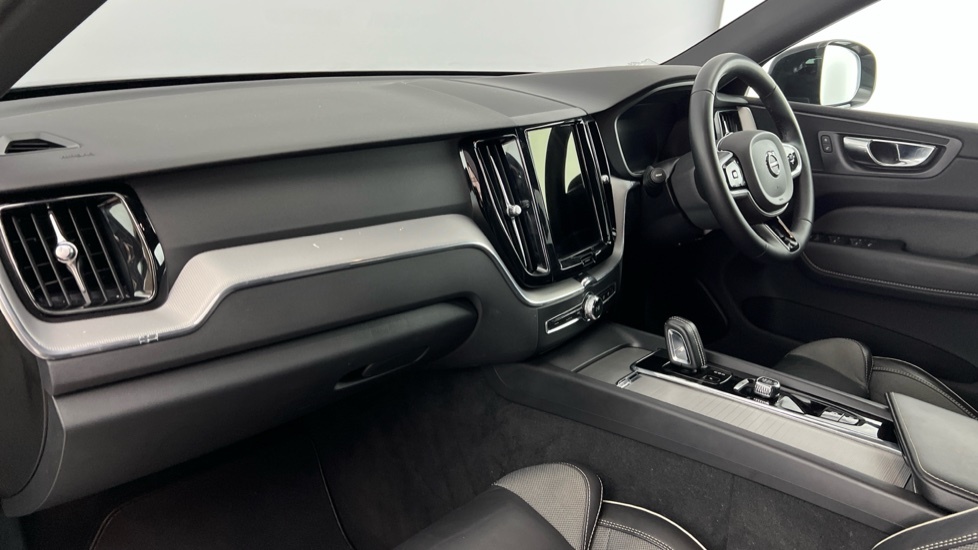 Volvo XC60 R-design, B5 Awd Mild Hybrid Black #6