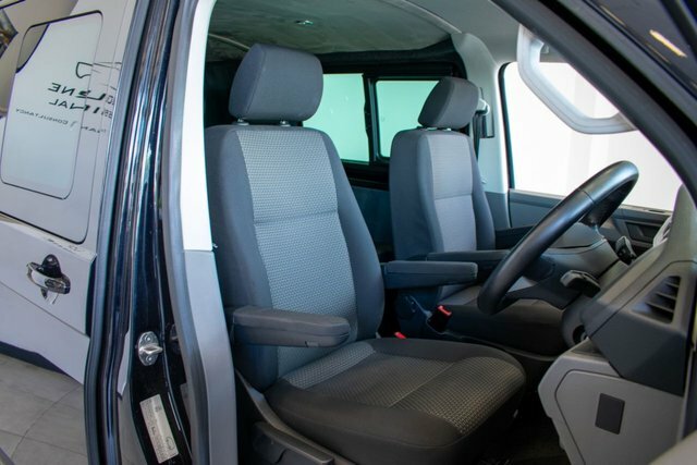 Volkswagen Transporter 2.0 Tdi T32 Highline Kombi Double Cab M Black #3