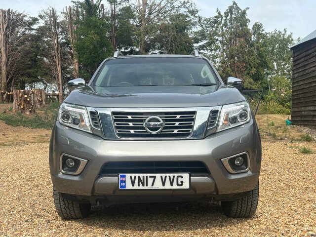 Nissan Navara 2.3 Dci Tekna Pickup Double Cab VN17VVG Grey #2
