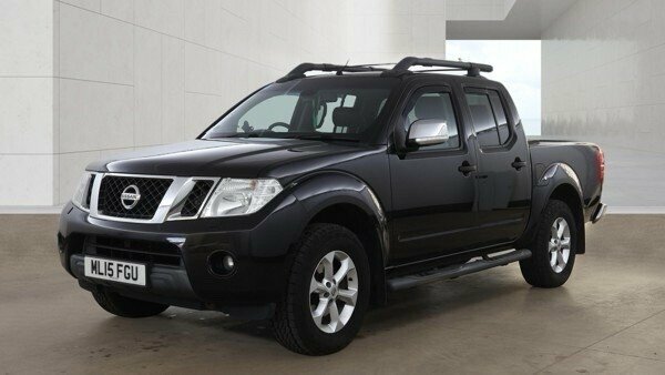Nissan Navara 2.5 Dci Tekna Pickup Double Cab 4W Black #2