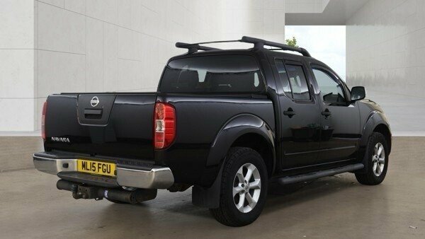 Nissan Navara 2.5 Dci Tekna Pickup Double Cab 4W Black #4