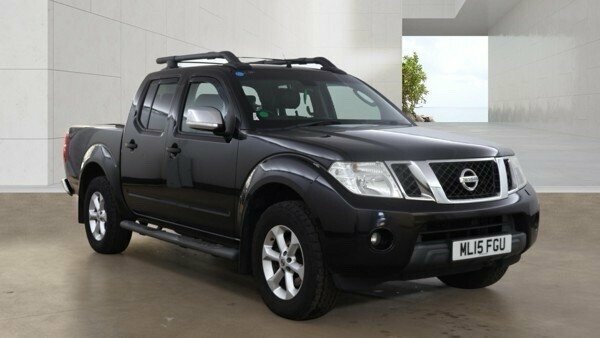 Nissan Navara 2.5 Dci Tekna Pickup Double Cab 4W Black