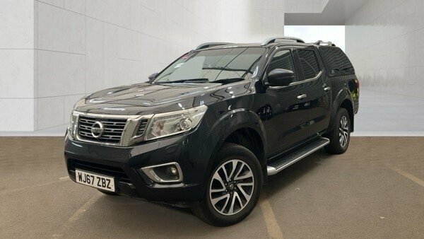 Nissan Navara 2.3 Dci Tekna Pickup Double Cab 4W Black #2