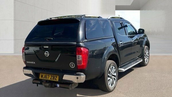 Nissan Navara 2.3 Dci Tekna Pickup Double Cab 4W Black #4