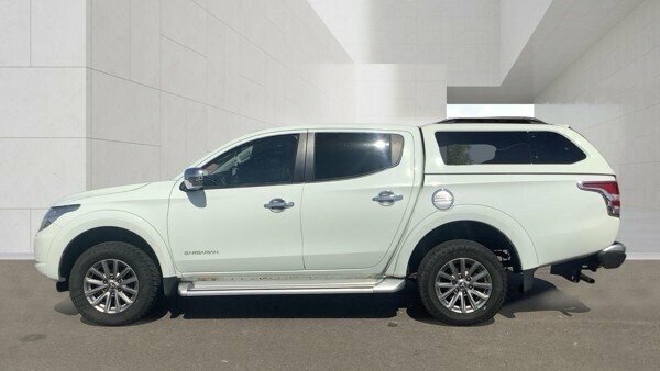 Mitsubishi L200 2.4 Di-d Dc Barbarian Pickup Double Cab SM65BWW White #6