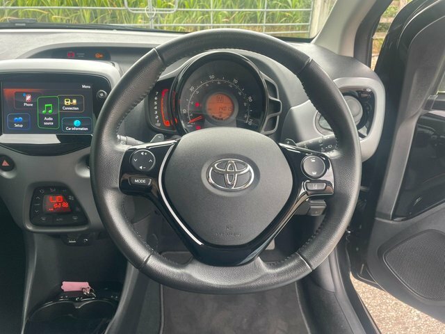 Toyota Aygo 1.0 Vvt-i X-press X-shift White #7