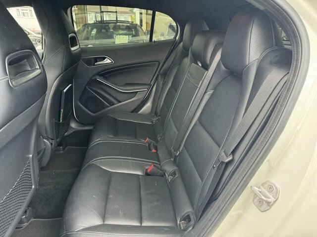 Mercedes-Benz GLA Class 2.1 Gla 200D Amg Line Premium Suv 7G- Black #4