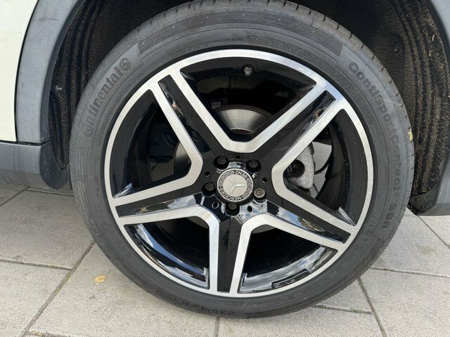 Mercedes-Benz GLA Class 2.1 Gla 200D Amg Line Premium Suv 7G- White #4