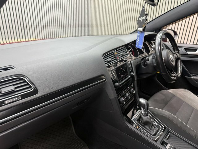 Volkswagen Golf 2.0 Tsi Bluemotion Tech R Hatchback Dsg Red #5
