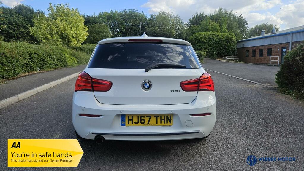 BMW 1 Series Sport White #5
