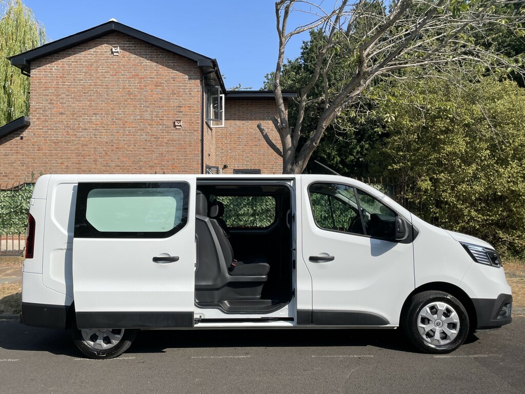 Renault Trafic 2.0 Ll30 Blue Dci 130 Advance Crew Van My23 White #5