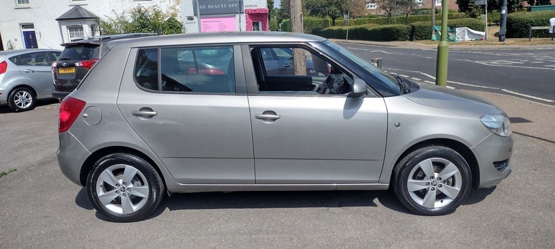 Skoda Fabia Se Tsi Beige #4