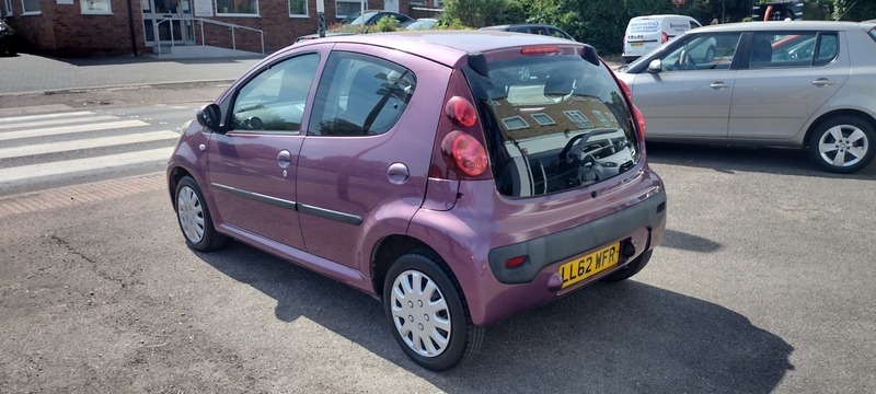 Peugeot 107  Red #8