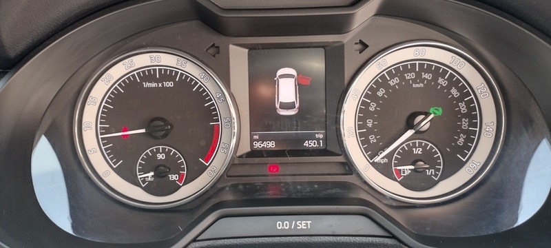 Skoda Octavia Skoda Estate 2.0 Tdi Cr Vrs White #36