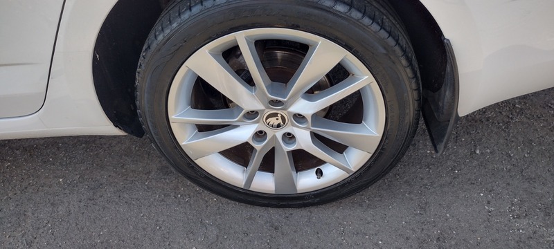 Skoda Octavia Skoda Estate 2.0 Tdi Cr Vrs White #42