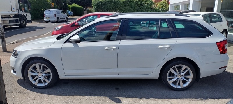 Skoda Octavia Skoda Estate 2.0 Tdi Cr Vrs White #7
