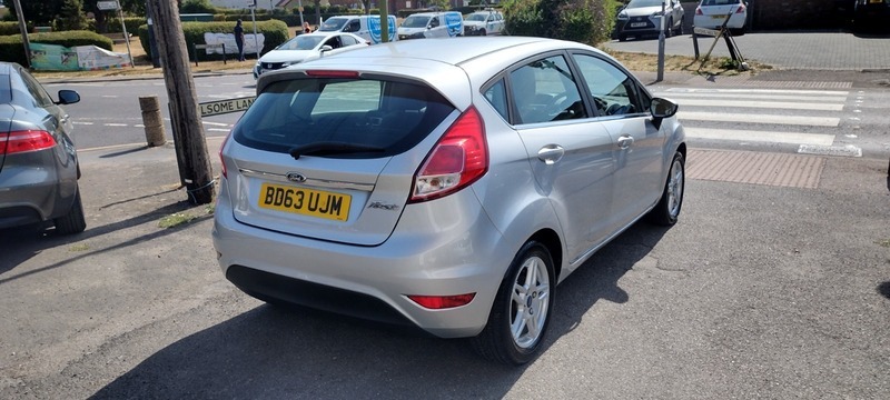 Ford Fiesta Zetec Silver #2