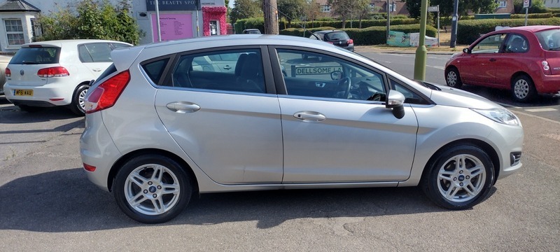 Ford Fiesta Zetec Silver #4