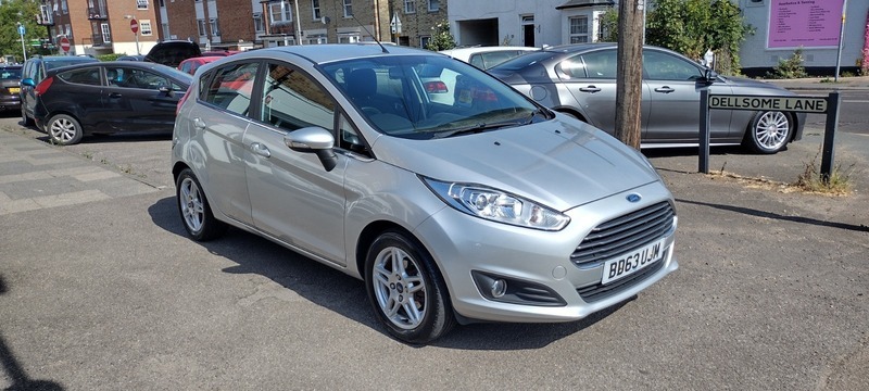 Ford Fiesta Zetec Silver #5