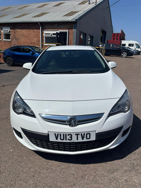 Vauxhall Astra GTC 1.4T 16V Sport Coupe Euro 5 Ss Red #8