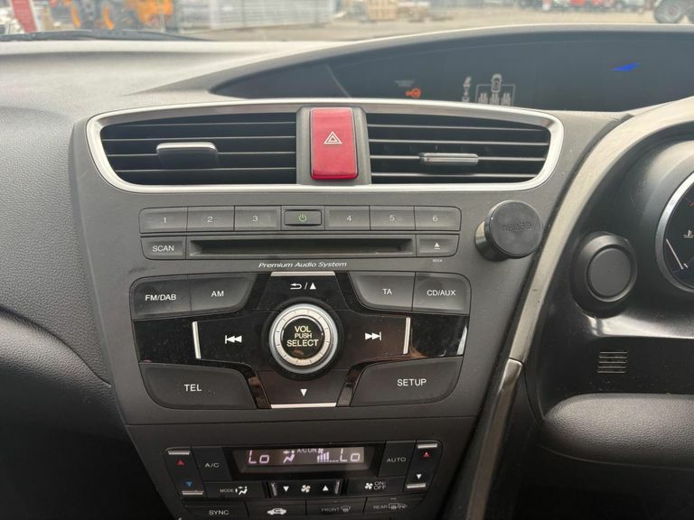 Honda Civic 1.8 I-vtec Se Plus 5-Door Red #12