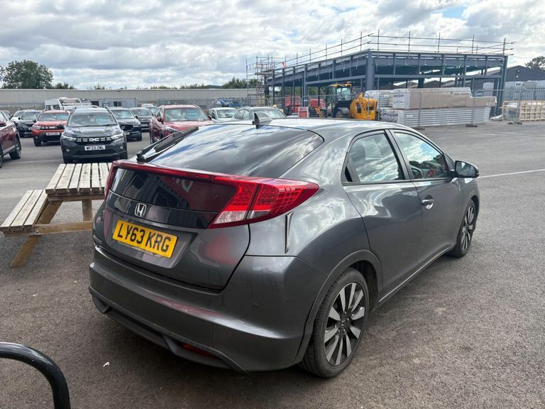 Honda Civic 1.8 I-vtec Se Plus 5-Door Red #3
