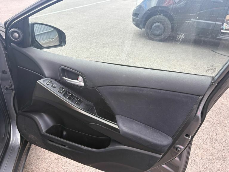 Honda Civic 1.8 I-vtec Se Plus 5-Door Red #9