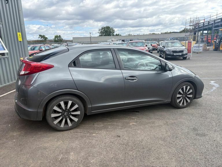 Honda Civic 1.8 I-vtec Se Plus 5-Door Red #2