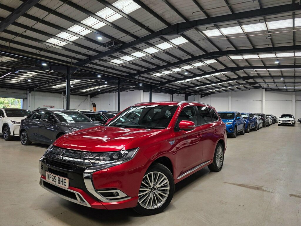Mitsubishi Outlander 2.4H Twinmotor 13.8Kwh 4H Cvt 4Wd Euro 6 Ss Red