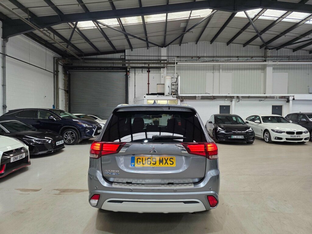 Mitsubishi Outlander 2.4H Twinmotor 13.8Kwh Dynamic Safety Cvt 4Wd Euro GU69MXS Grey #3