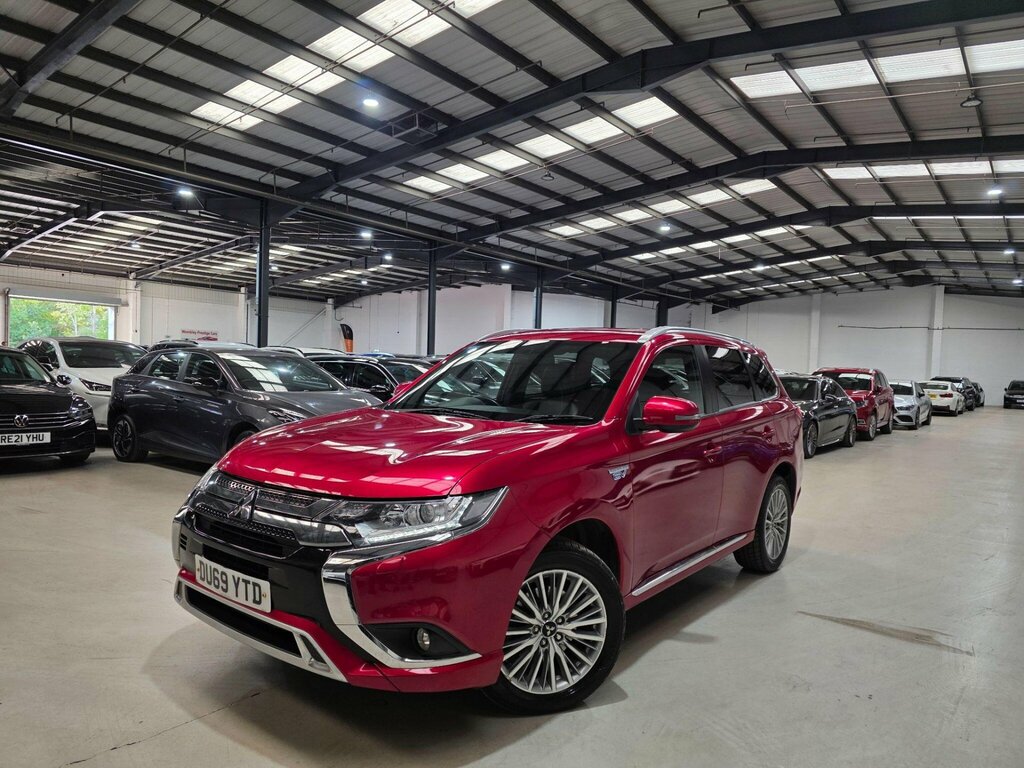 Mitsubishi Outlander 2.4H Twinmotor 13.8Kwh Dynamic Cvt 4Wd Euro 6 Ss Red