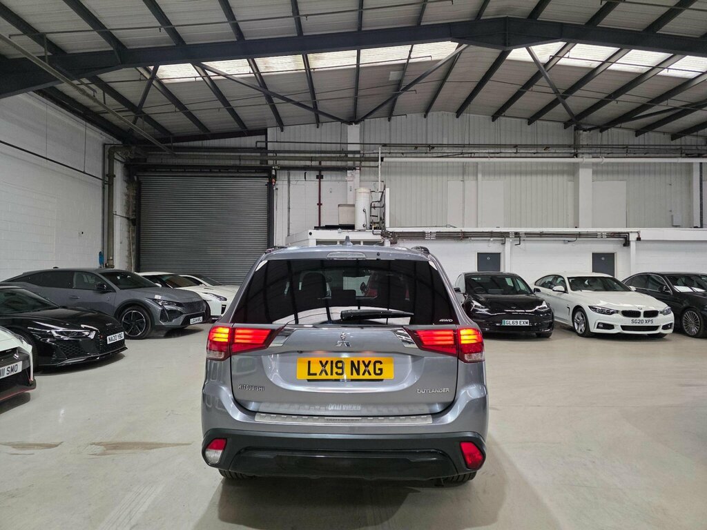 Mitsubishi Outlander 2.0 Mivec Black Cvt 4Wd Euro 6 Ss Grey #3